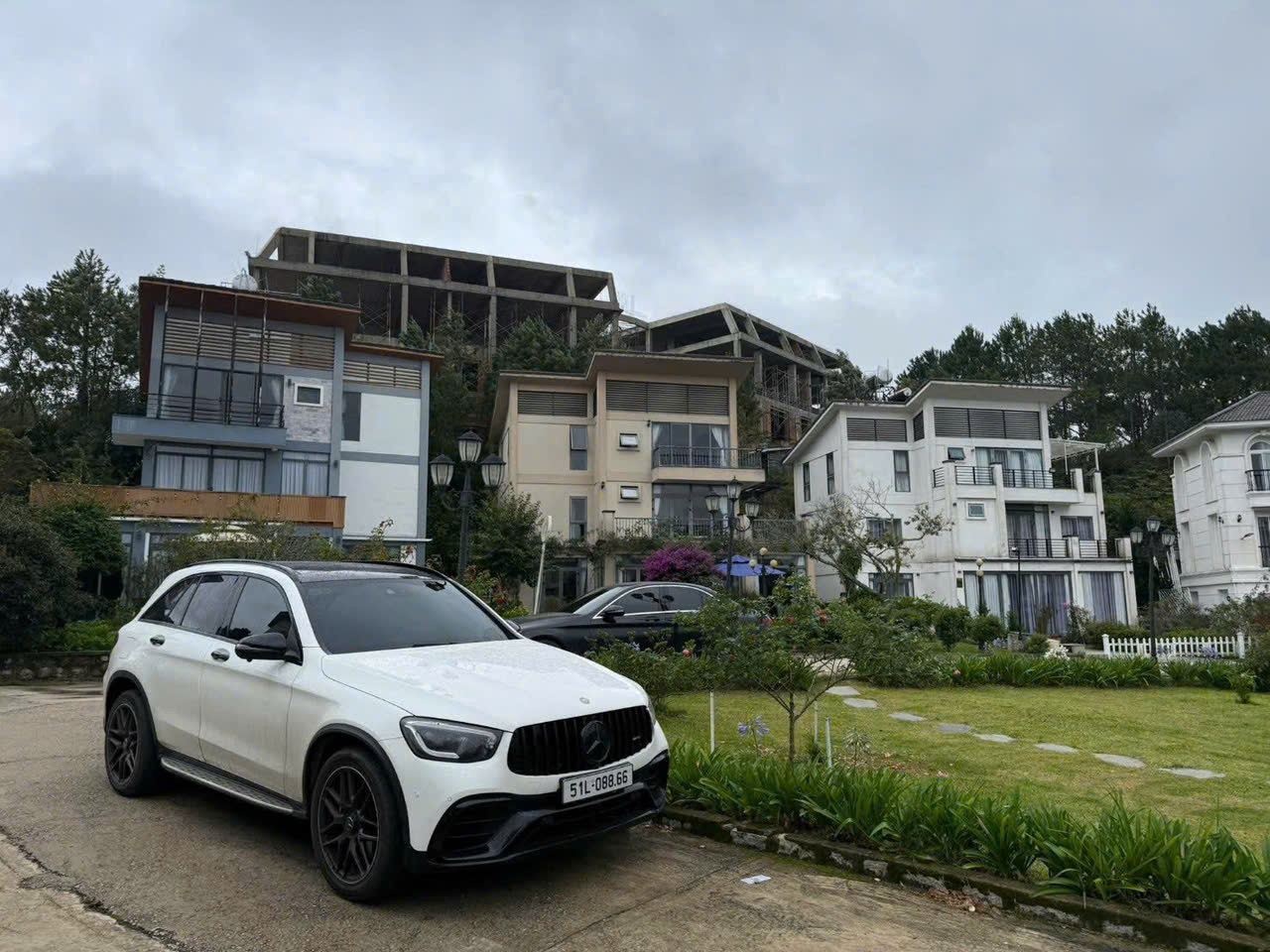 Thuê xe 4 chỗ tiết kiệm nhiên liệu